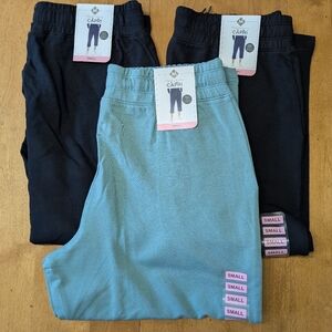 Set Of Three Women's Capris